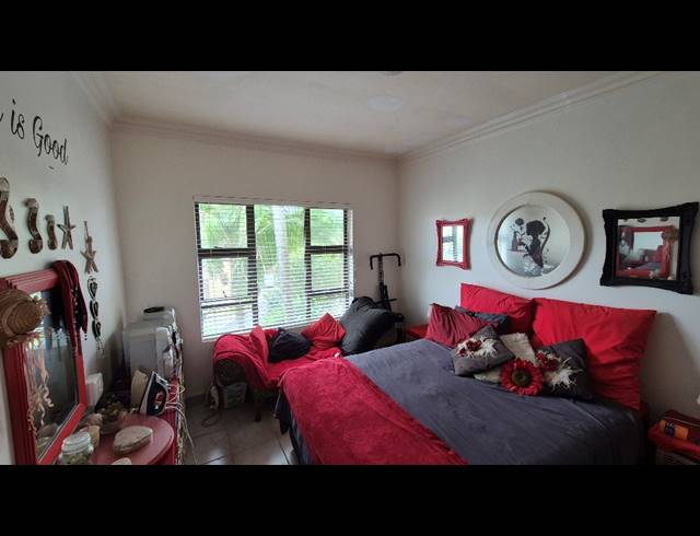 2 BEDROOM TOWNHOUSE FOR SALE IN SHELLY BEACH